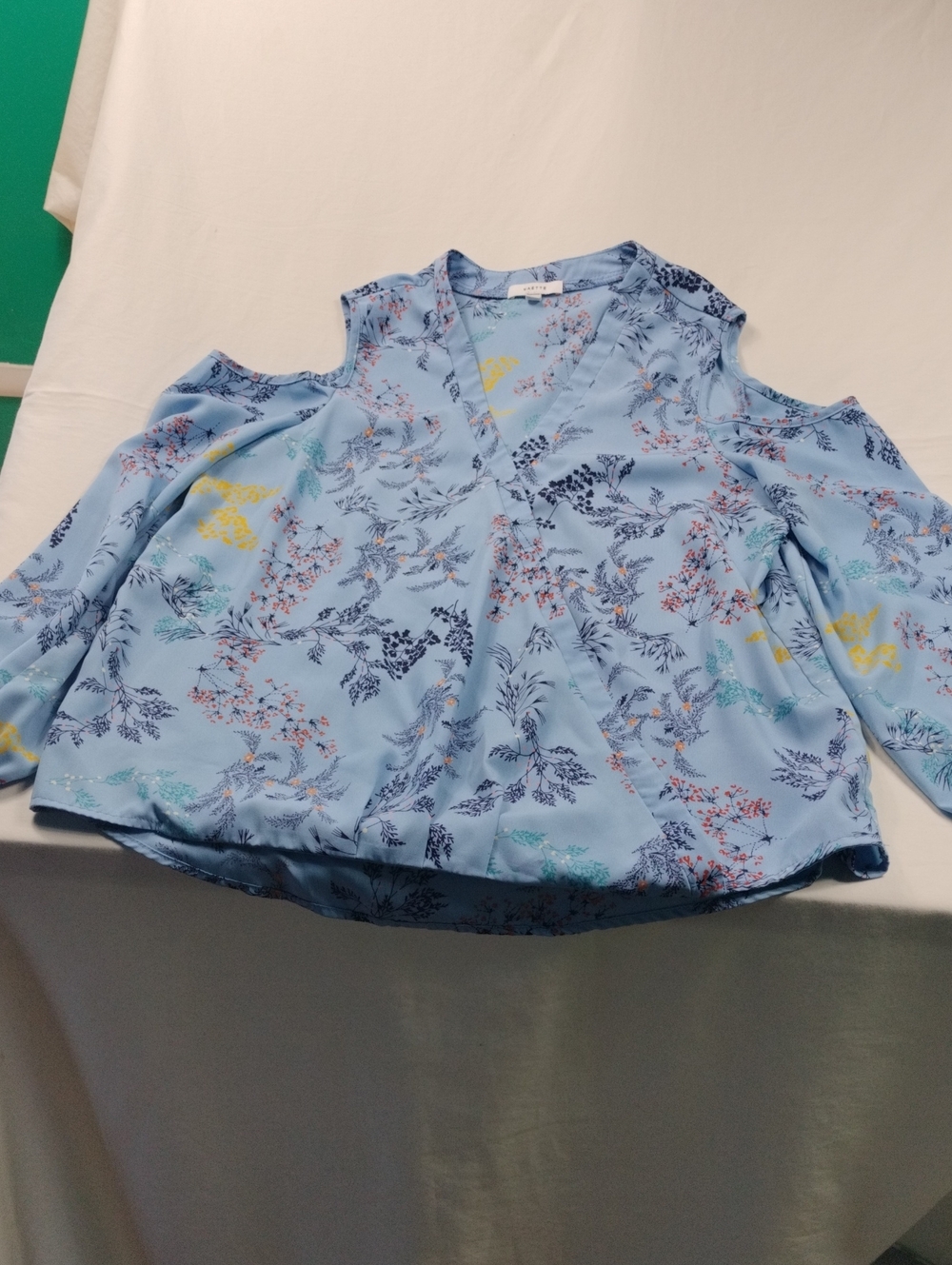 Maette Women's Blue Floral Cold-Shoulder Blouse Size Medium